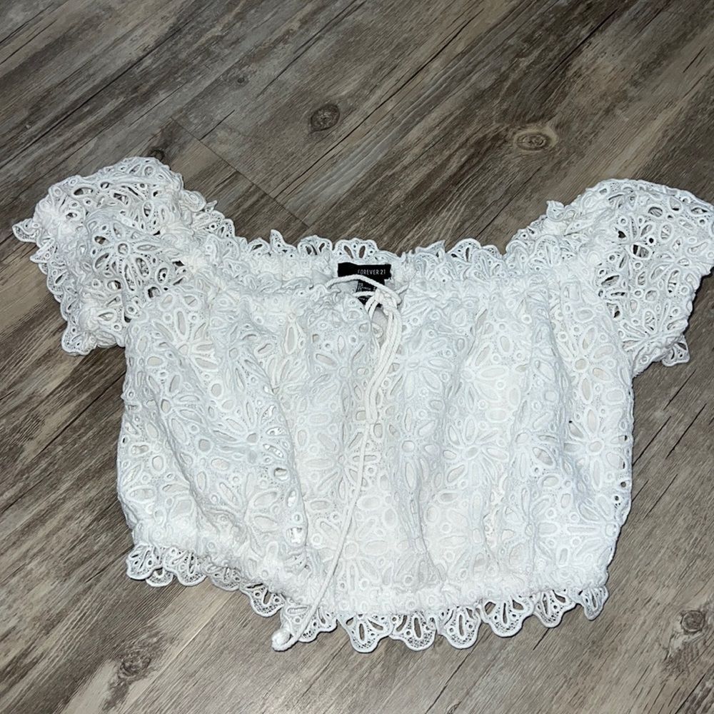 5/$25 EUC White Eyelet Puff-Sleeve Forever 21 top